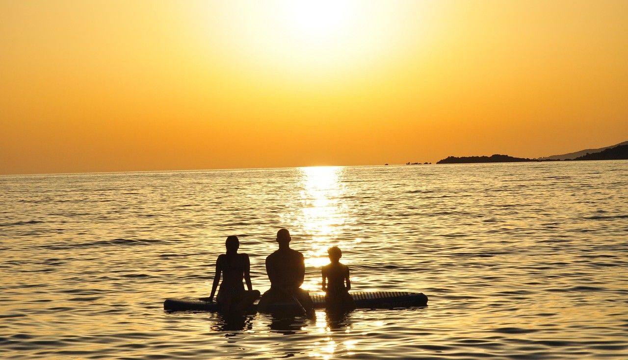 rodzina na desce sup