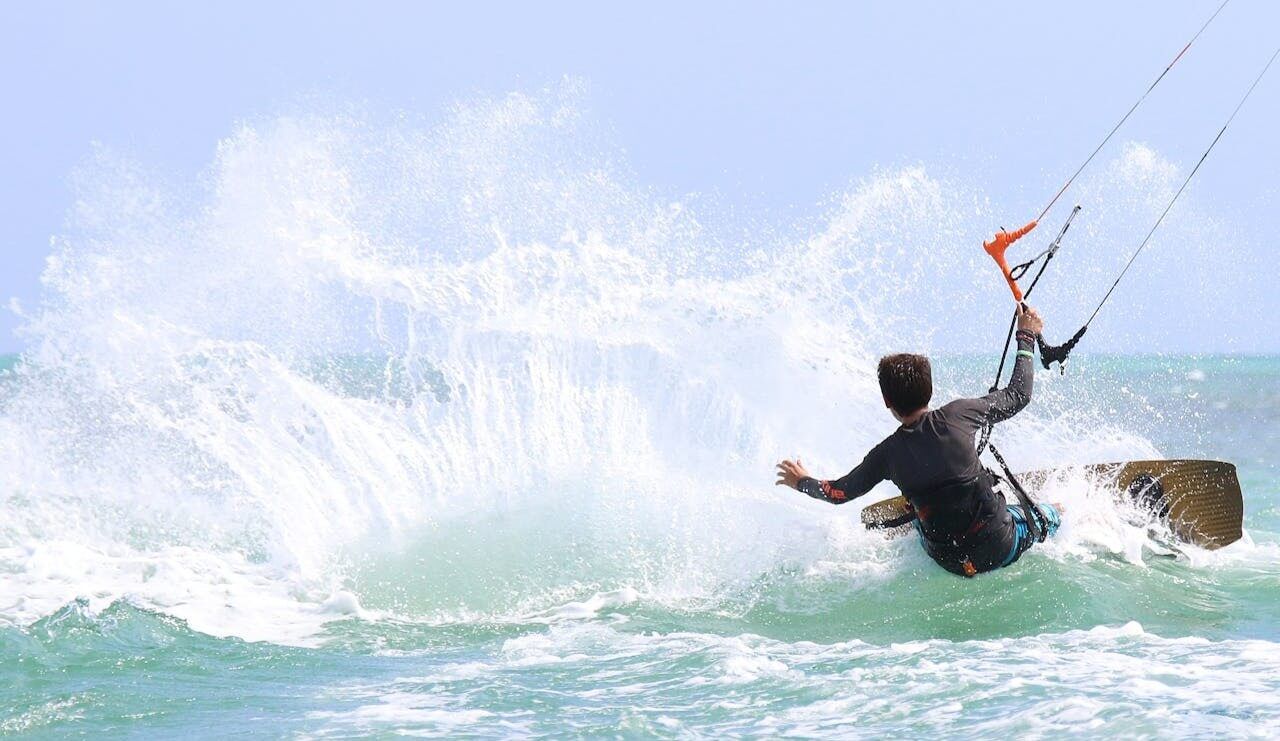 kitesurfing 