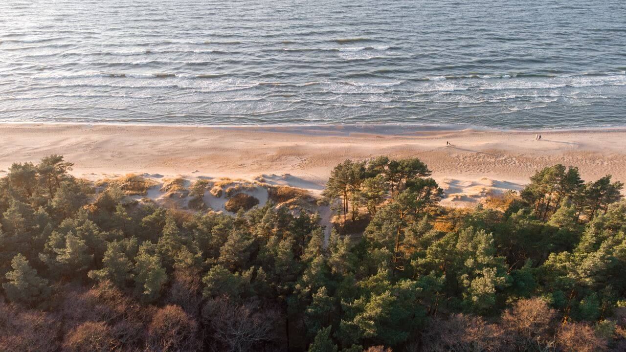 plaża na helu na półwyspie helskim