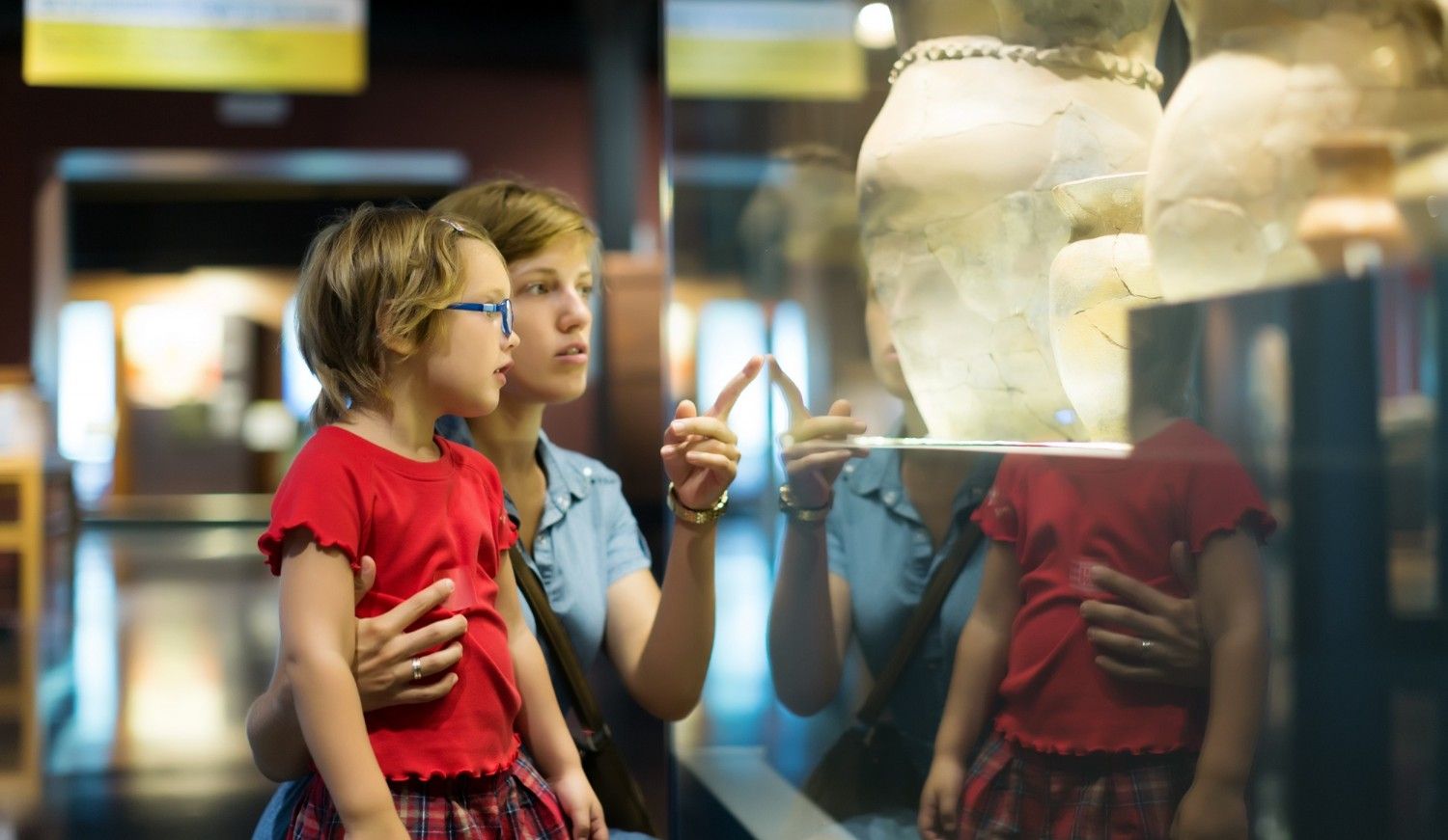 dziecko w muzeum