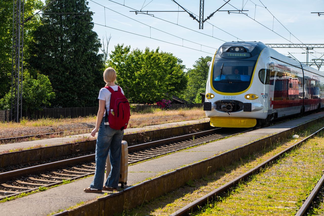 peron, Pociąg nad morze z Warszawy
