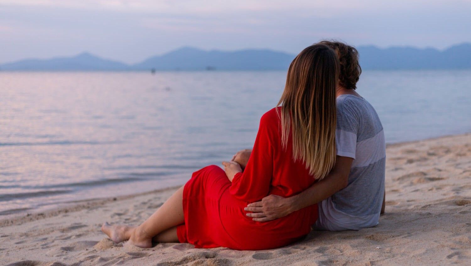 para na plaży, nad morzem