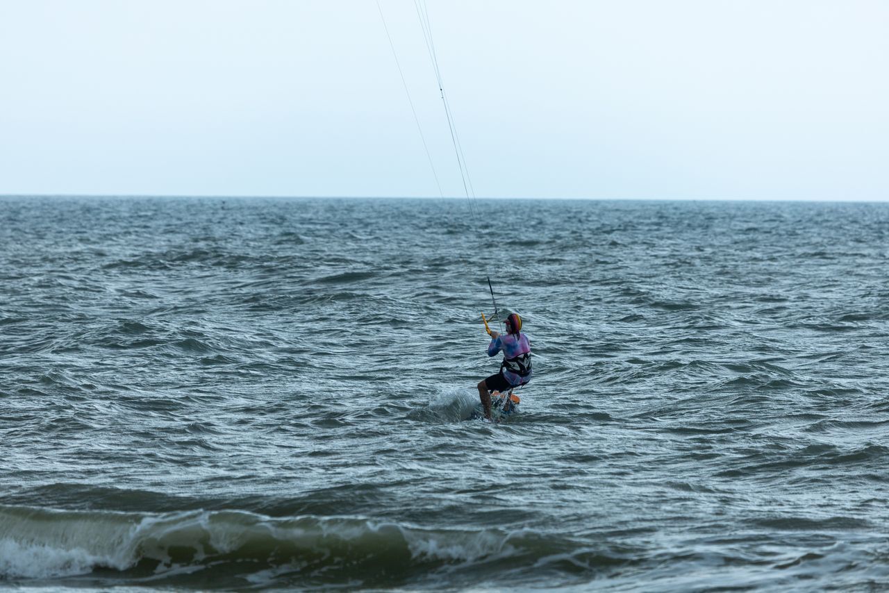 Kitesurfer na półwyspie helskim